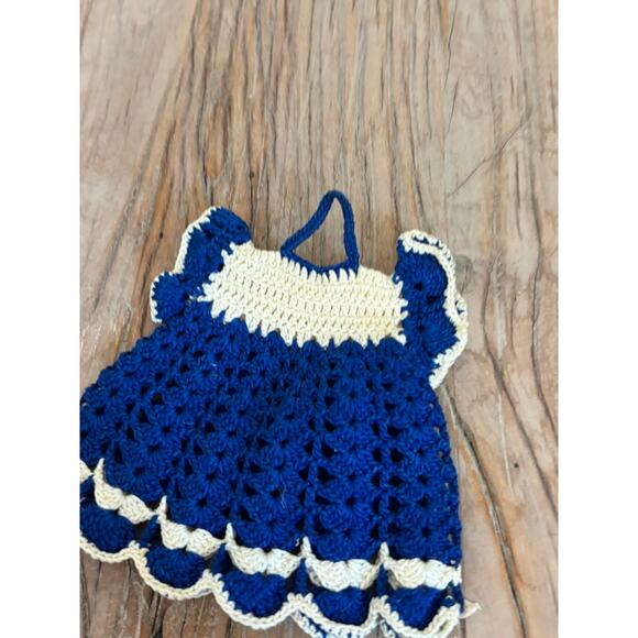 2 Crocheted Dress Potholder Towel Holder Blue/white - Picture 3 of 4
